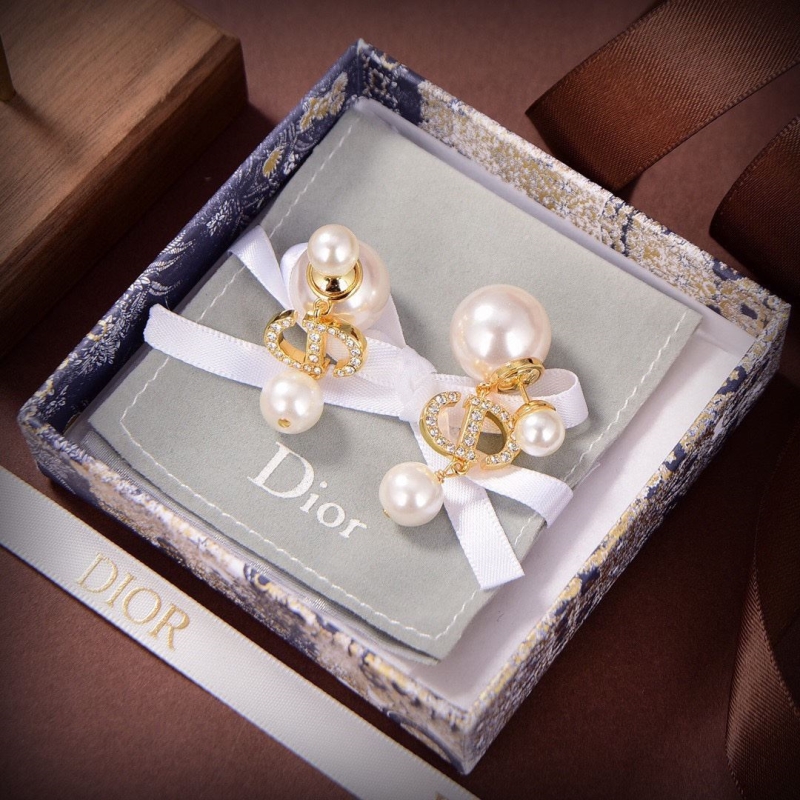 chr1st1an D10r earrings